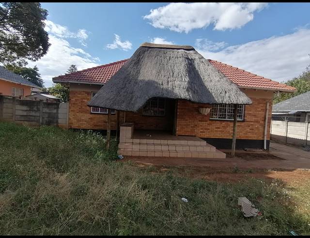 3 BEDROOM FREESTANDING FOR SALE IN STILFONTEIN EXT 3